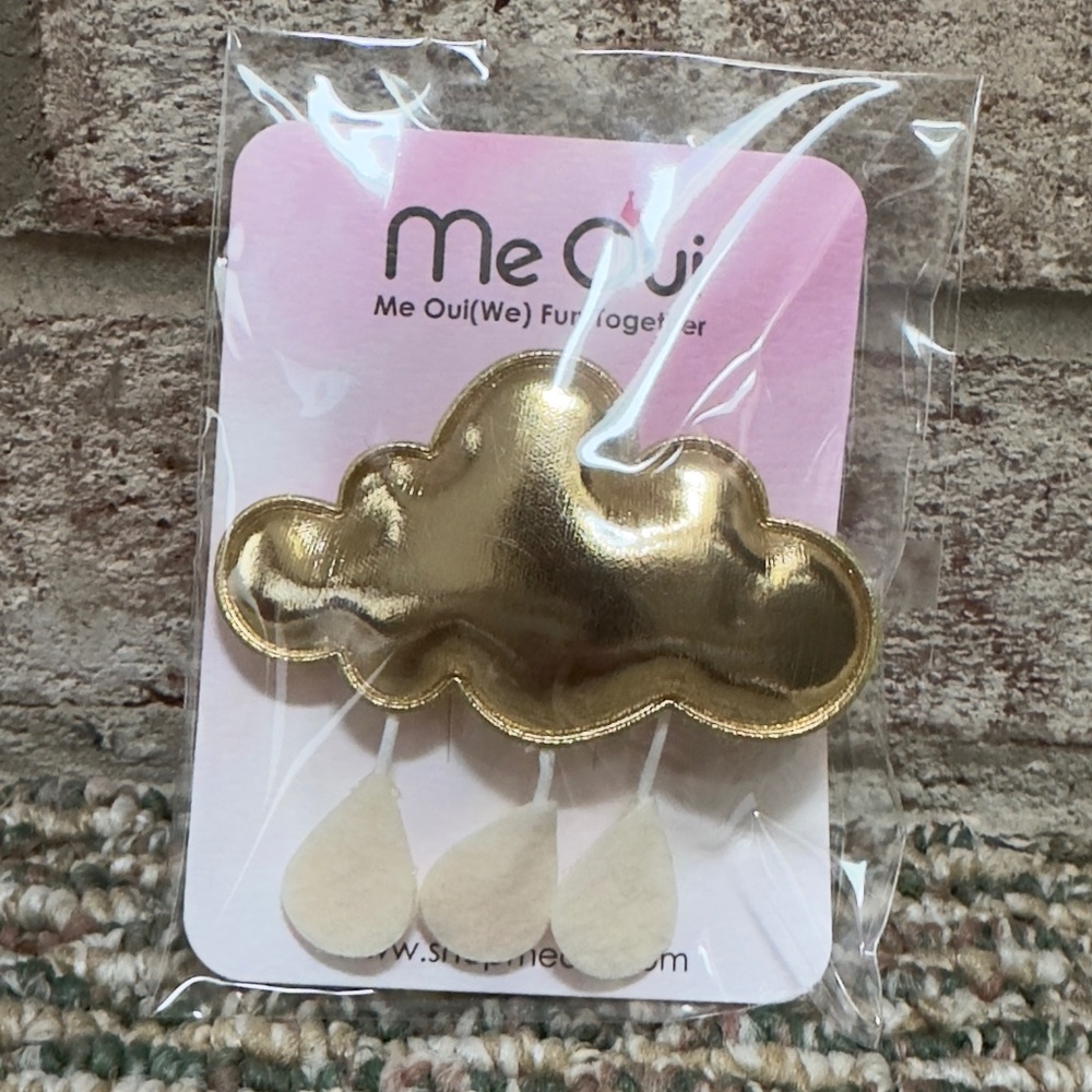 NEW Me Oui Gold Rain Cloud Girls Hair Clip